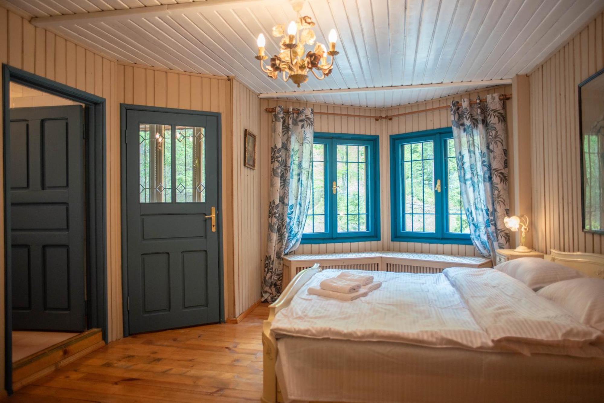 Villa Sara In Sinaia Near Peles & Gondola Екстер'єр фото